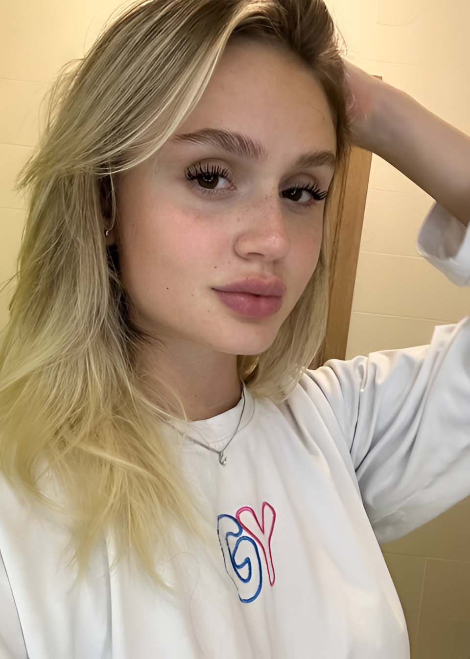 Индивидуалка Эмми, доступна для личного знакомства от 2000 руб